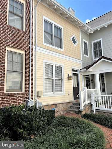 2805 11th St N Arlington, VA 22201