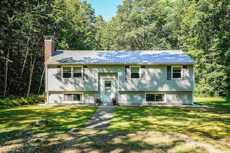 37 Blevens Dr Candia, NH 03034 | MLS 4970405 Photo 1