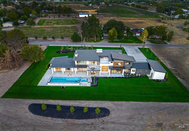 2422 N Haven Drive Eagle, ID 83616