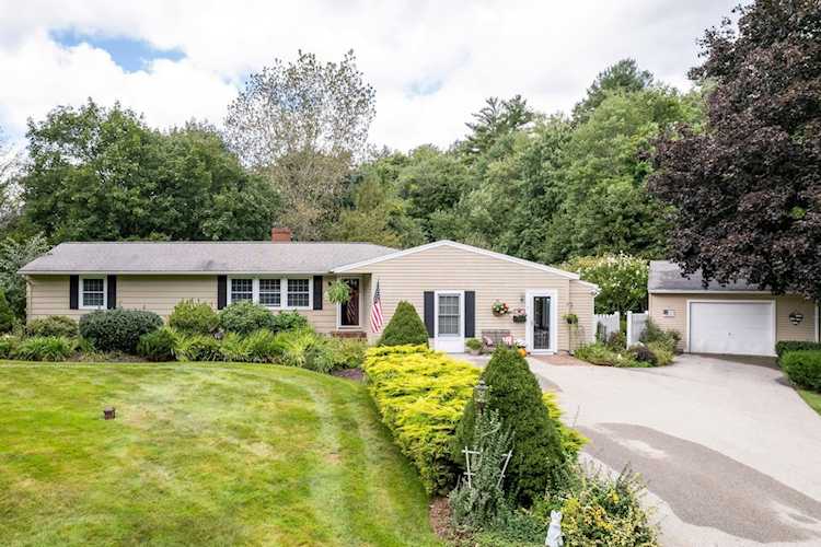 1 Balmorra Rd Windham, NH 03087 | MLS 4970794 Photo 1