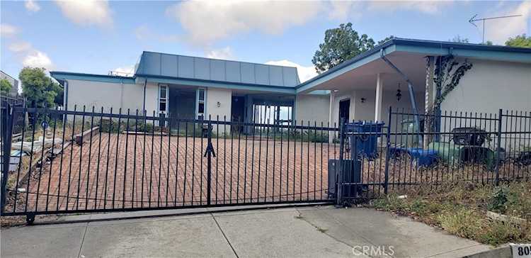 8055 Mulholland Dr Los Angeles, CA 90046