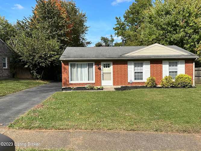 10017 Cardigan Dr, Louisville, KY 40299 - Chenoweth Run $210,000 Photo 1