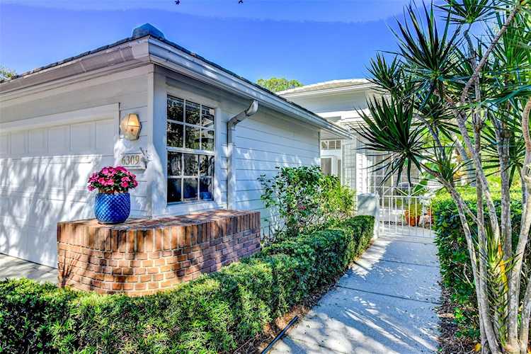 6309 Walton Heath PLACE University Park, FL 34201