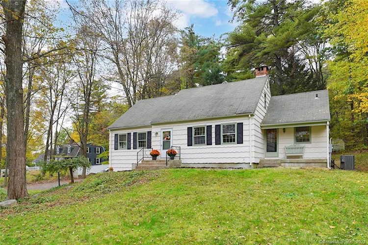 565 Lovely St Avon, CT 06001