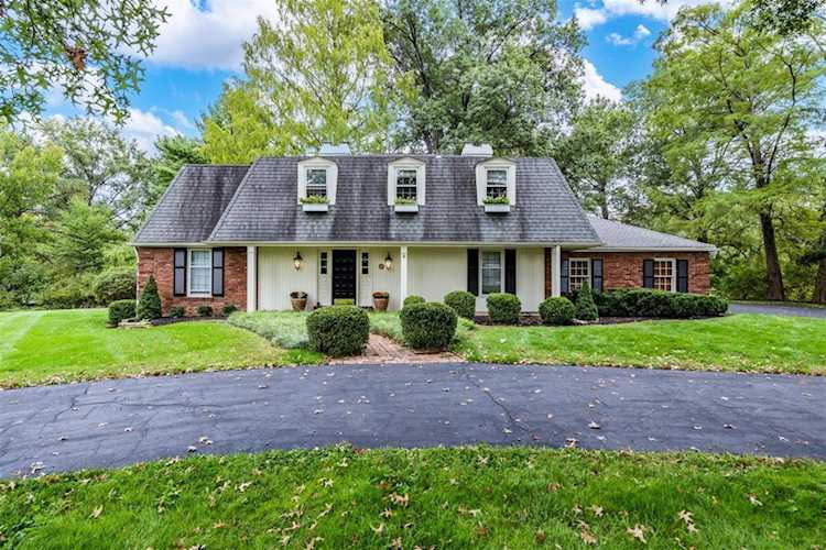 368 Sunway Ln Town And Country, MO 63141