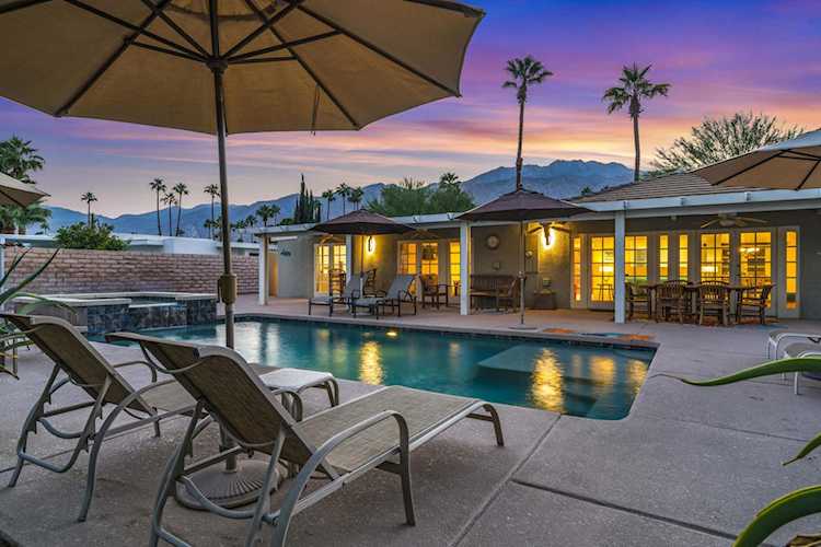 574 N Chiquita Circle Palm Springs, CA 92262