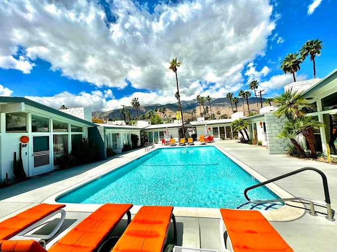 1637 Andee Dr Palm Springs, CA 92264