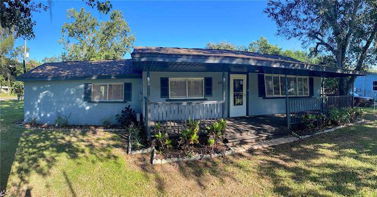 601 S Saint Cloud Ave Valrico, FL 33594