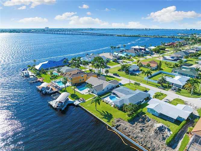 2013 SE 44th St Cape Coral, FL 33904 MLS 223077664