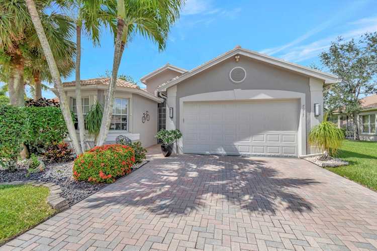 7917 Charlemont Point Lake Worth, FL 33467