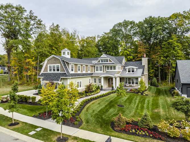 11046 Holliday Farms Blvd Zionsville, IN 46077