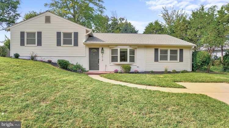 4014 Lees Corner Rd For Sale in Chantilly Photo 1