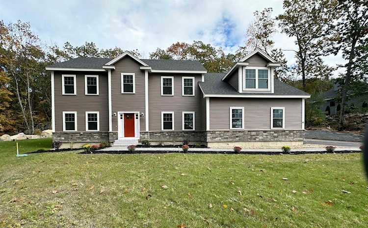 48 Burnham Rd Windham, NH 03087