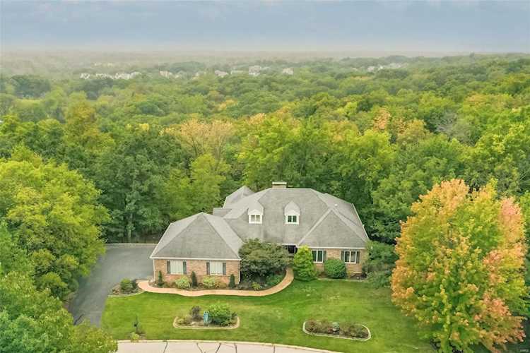 697 Claremoor Pass Weldon Spring, MO 63304