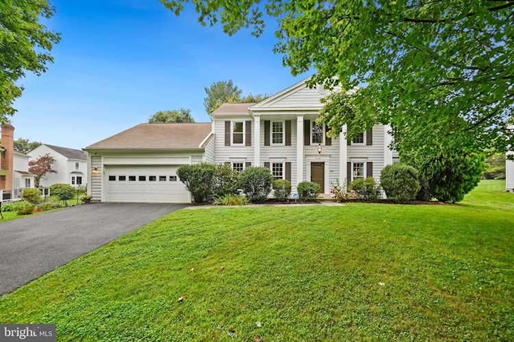3304 Megans Way Olney, MD 20832 | MLS MDMC2108502 Photo 1