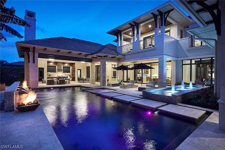 1213 Gordon River Trl Naples, FL 34105