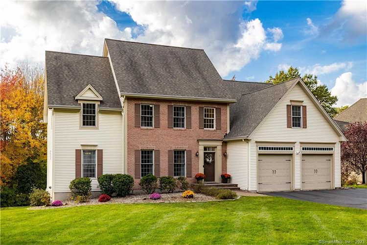 9 Winchester Way Cromwell, CT 06416