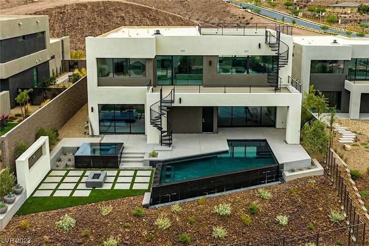 12 Desert Lake Ln Henderson, NV 89011