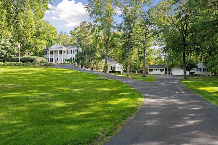 6321 Interlachen Boulevard Edina, MN 55436