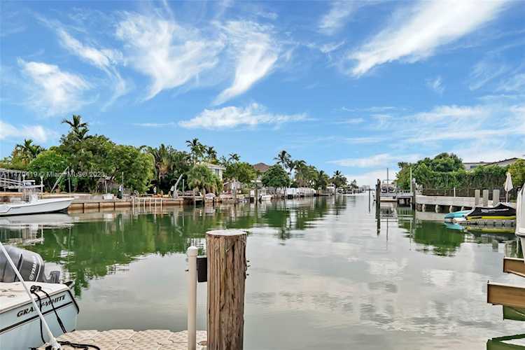1805 NE 117th Rd North Miami, FL 33181