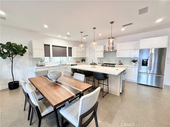 23026 Mobile St West Hills, CA 91307