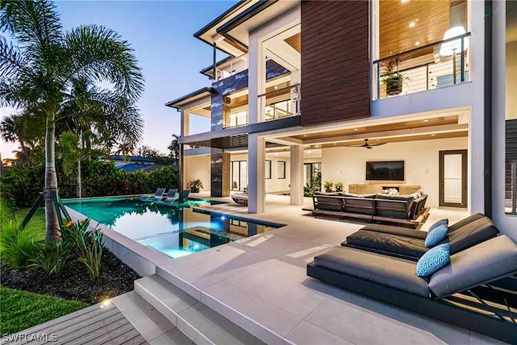 448 Oak Ave Naples, FL 34108