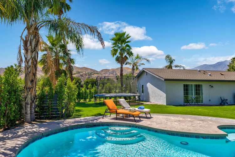 3180 E Escoba Dr Palm Springs, CA 92264