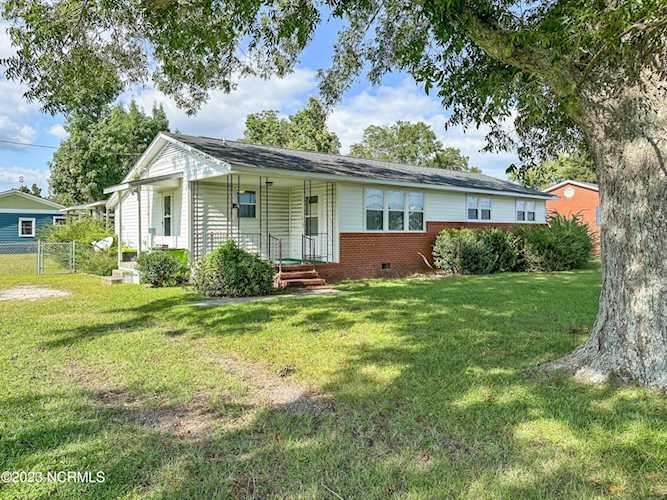 310 Old Hammock Rd Swansboro, NC 28584