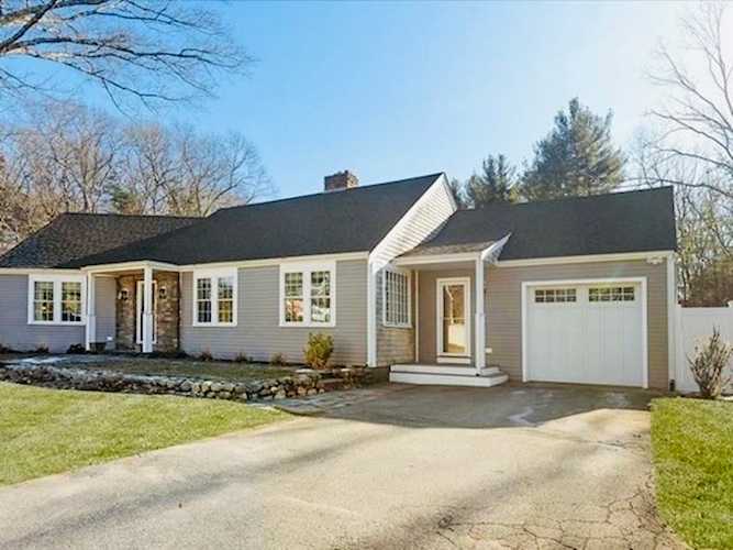 42 Liberty Pole Rd Hingham, MA 02043