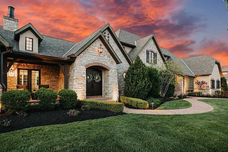 6996 Corazon Drive Dublin, OH 43016