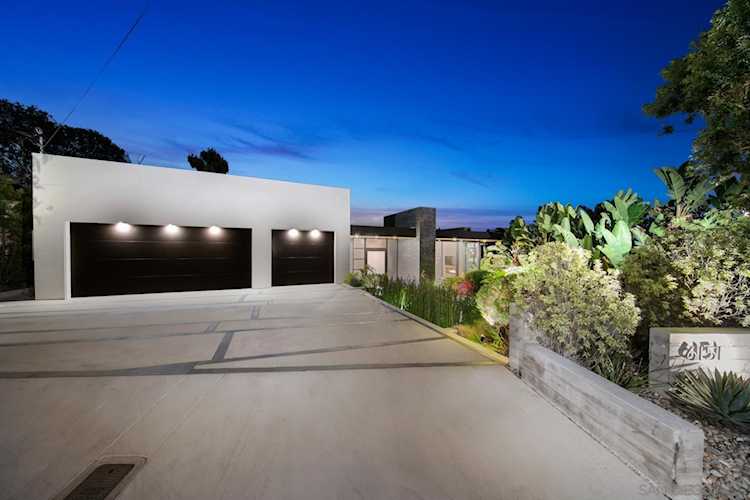 6151 La Pintura Dr La Jolla, CA 92037