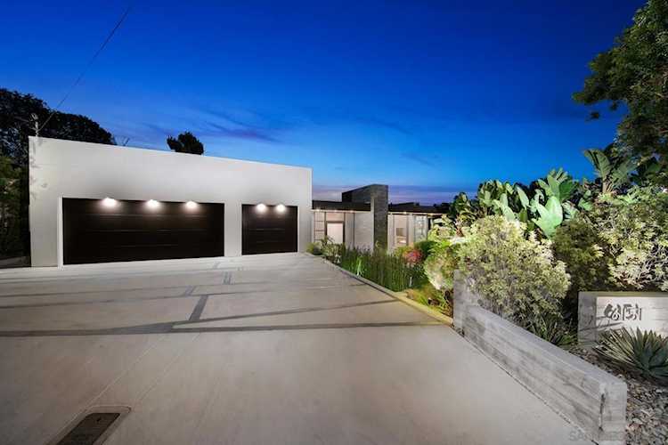 6151 La Pintura Dr La Jolla, CA 92037