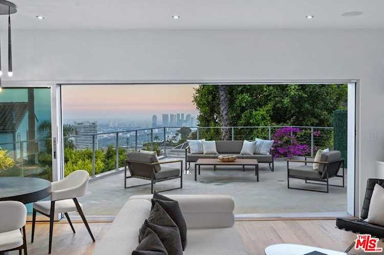 9306 Warbler Way Los Angeles, CA 90069