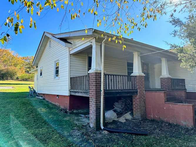 1279 Lynch Rd Altavista, VA 24517
