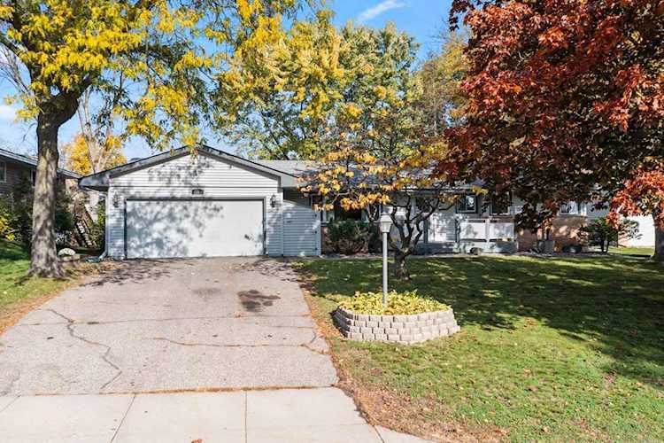 7908 28th Avenue N New Hope, MN 55427