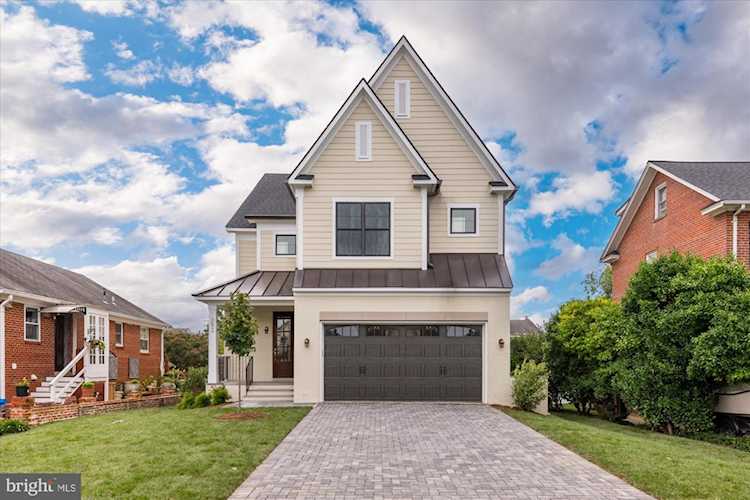 252 N Bryan St For Sale in Arlington Photo 1