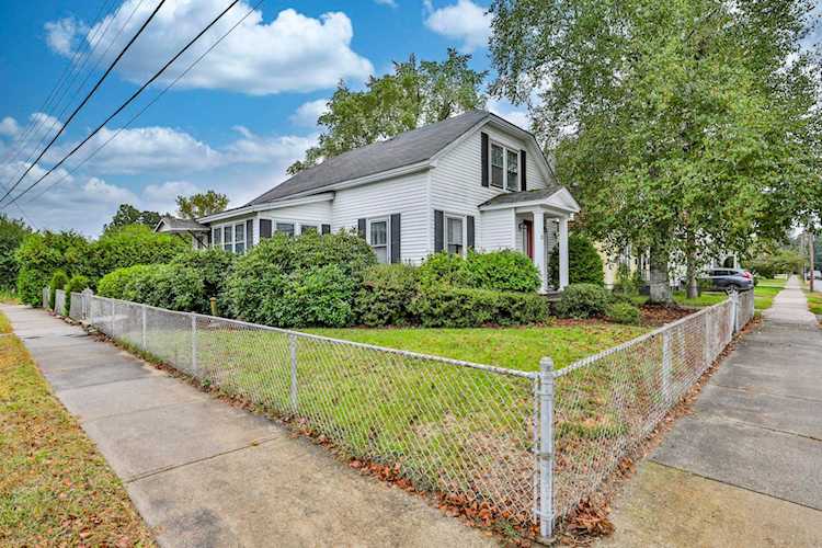 31 Haines St Nashua, NH 03060 | MLS 4971541 Photo 1
