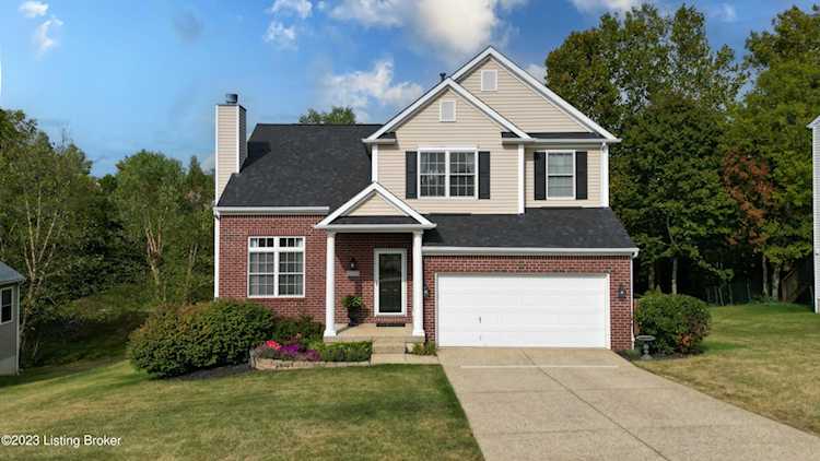 2023 Cherrywood Dr La Grange, KY 40031