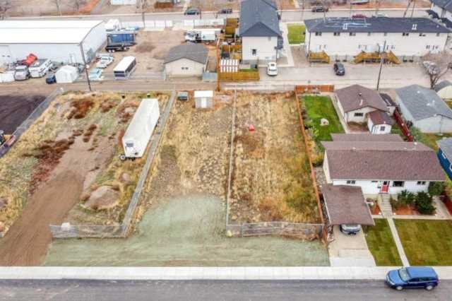 130 2 St NE Redcliff, AB T0J 2