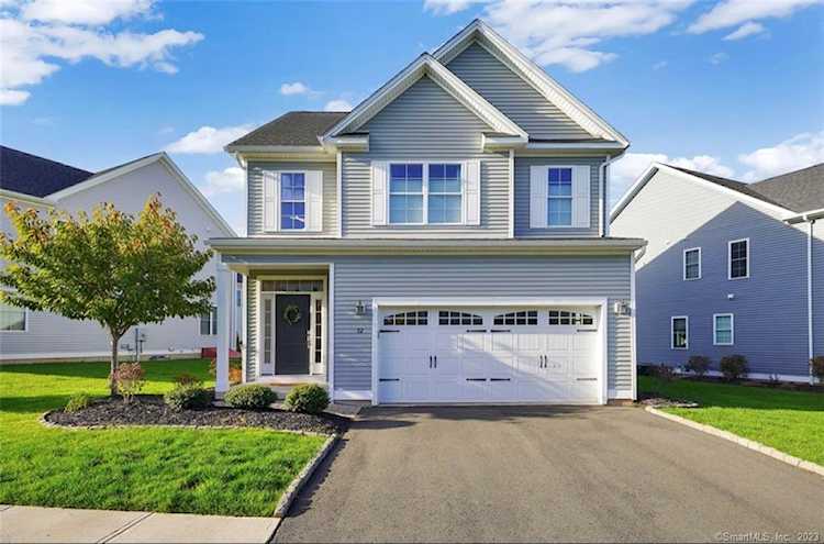 72 Lexington Gardens #72 North Haven, CT 06473