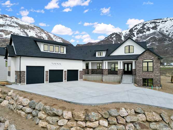 2656 N 1350 E North Ogden, UT 84414