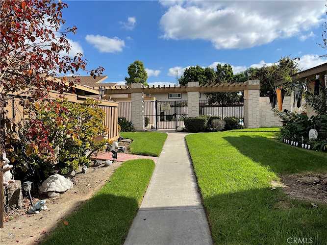 17724 Palo Verde Ave Cerritos, CA 90703