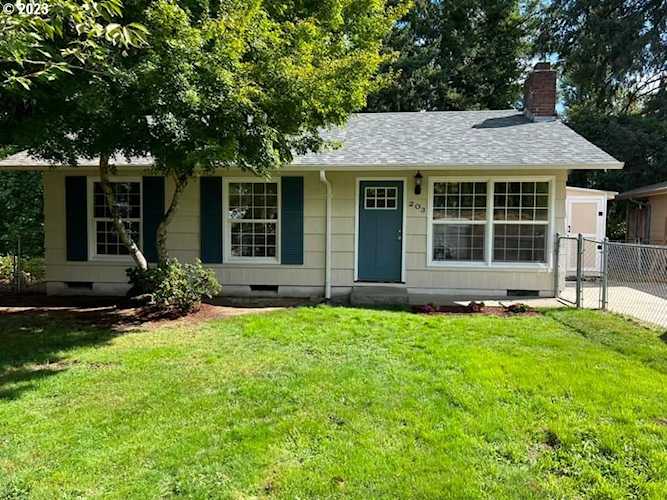 203 Eluria ST Oregon City, OR 97045