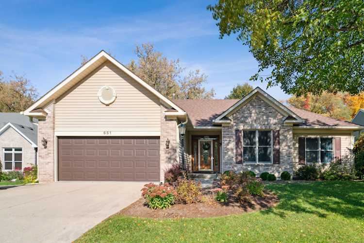 651 Wood Creek Dr Antioch, IL 60002