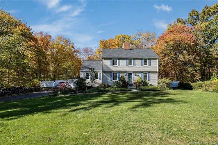 20 Milestone Ln Madison, CT 06443