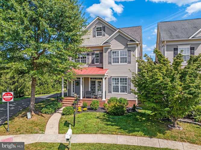 8951 Junco Ct Gainesville, VA 20155