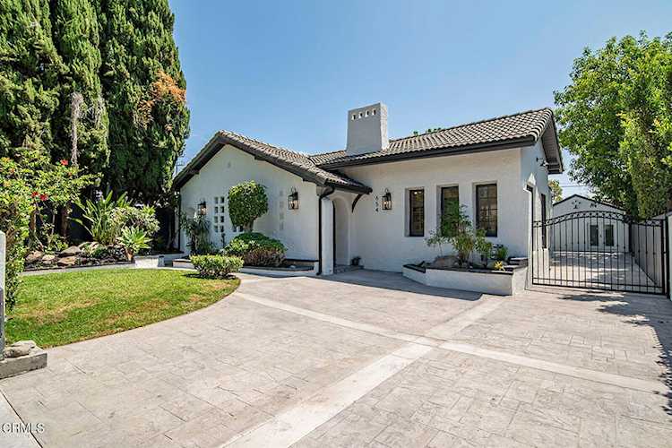 654 Lillian Way Los Angeles, CA 90004