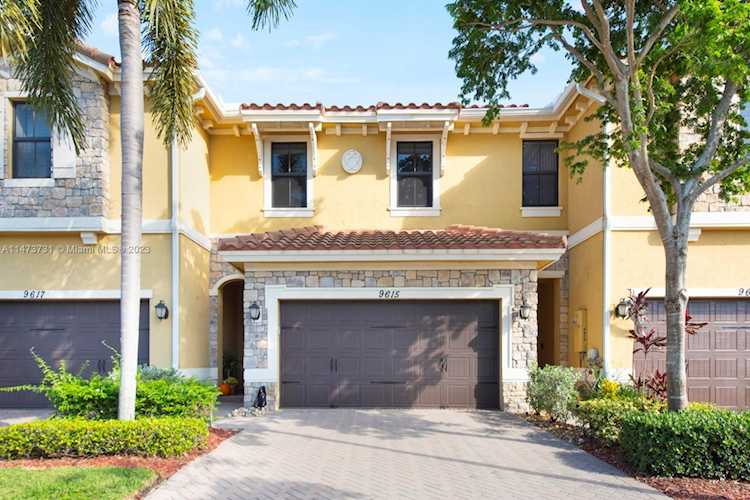 9615 Watercrest Isle Parkland, FL 33076