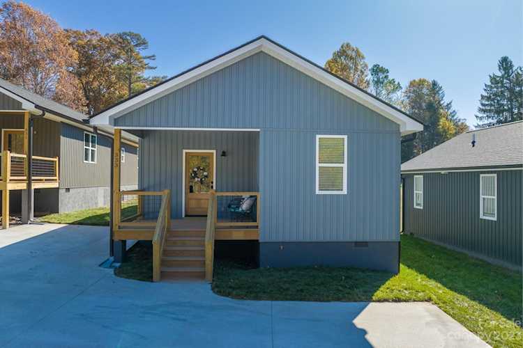 333 Cashiers Valley Rd Brevard, NC 28712