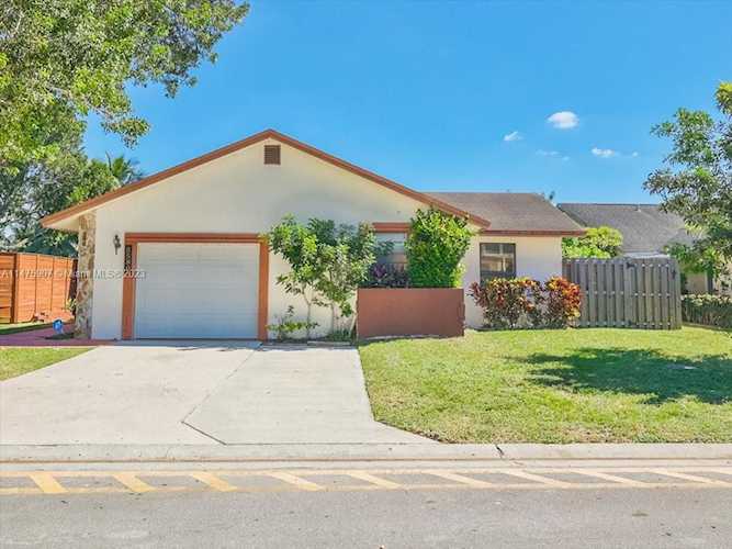 5580 SW 97th Ter Cooper City, FL 33328